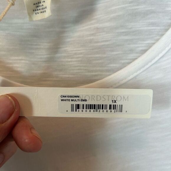 NWT Nordstrom Caslon knotted white Embroidered Flower tee 1X - Picture 2 of 10